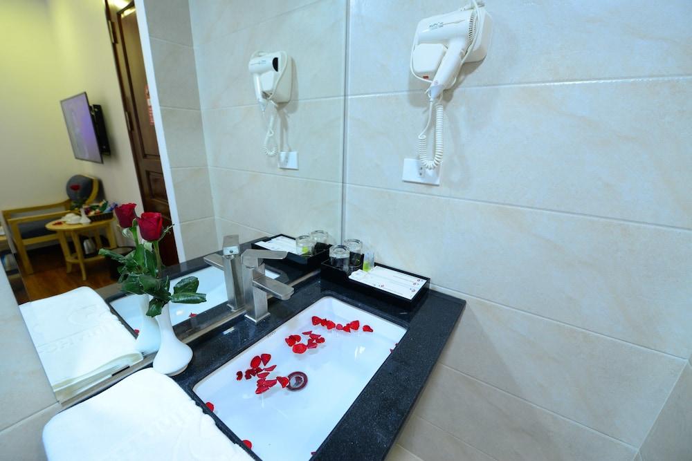 Blue Hanoi Inn Luxury Hotel Zewnętrze zdjęcie